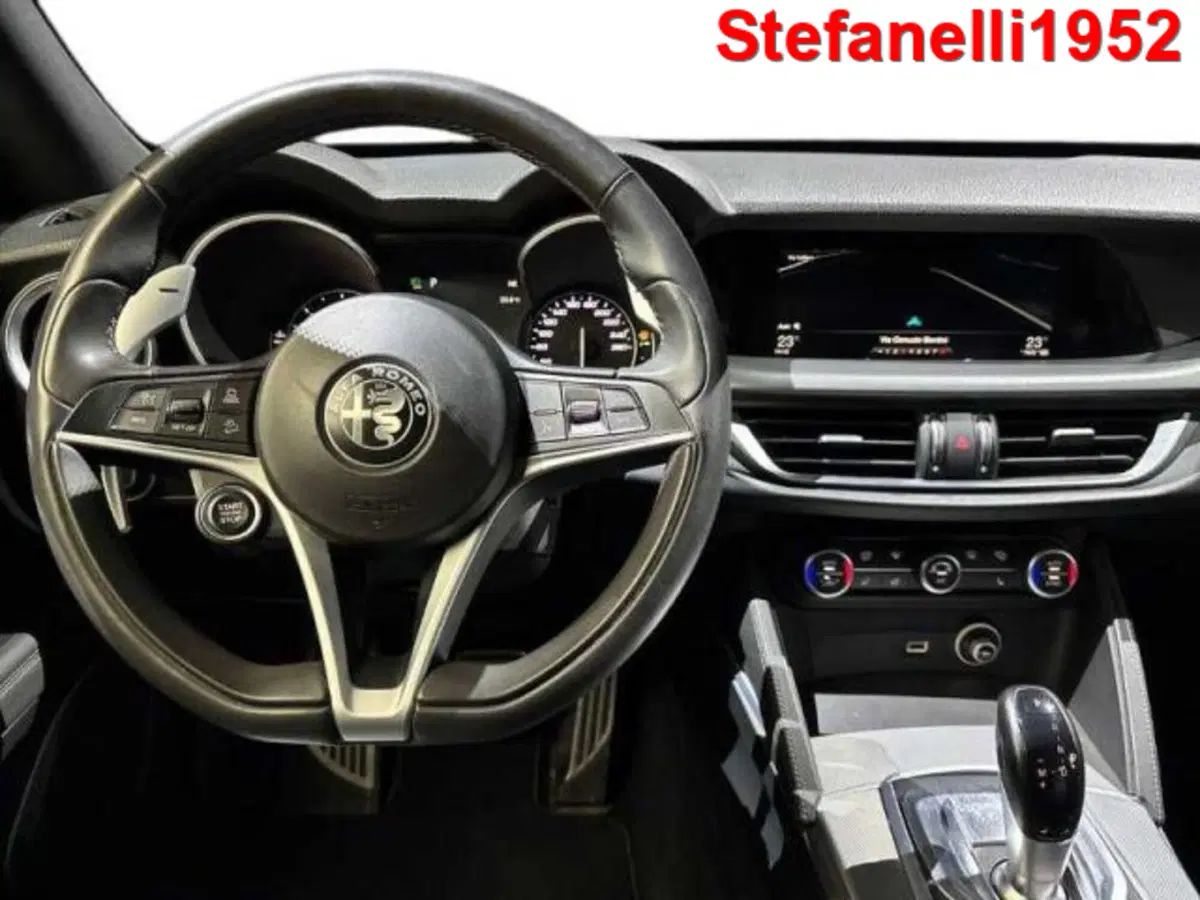 Alfa Romeo Stelvio usata a Bologna (14)