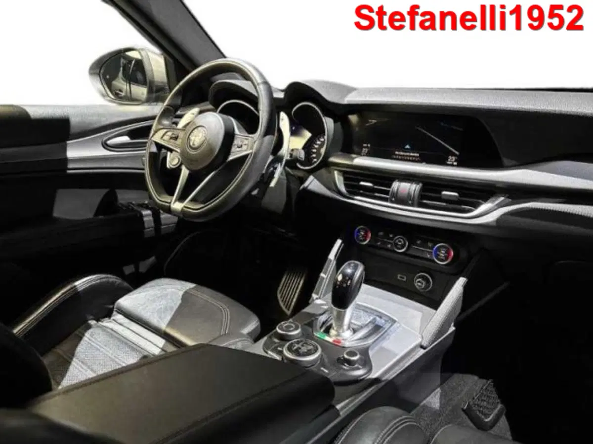 Alfa Romeo Stelvio usata a Bologna (15)