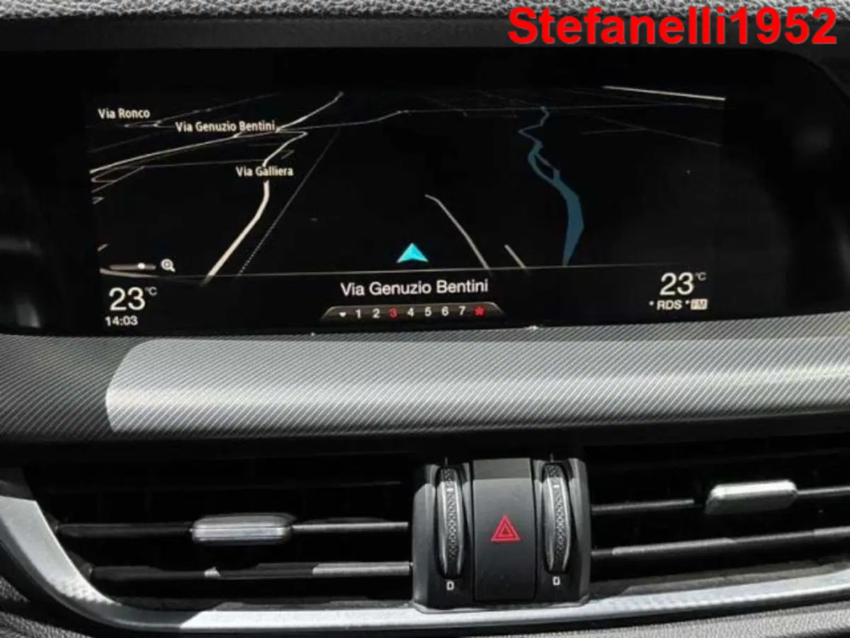 Alfa Romeo Stelvio usata a Bologna (18)