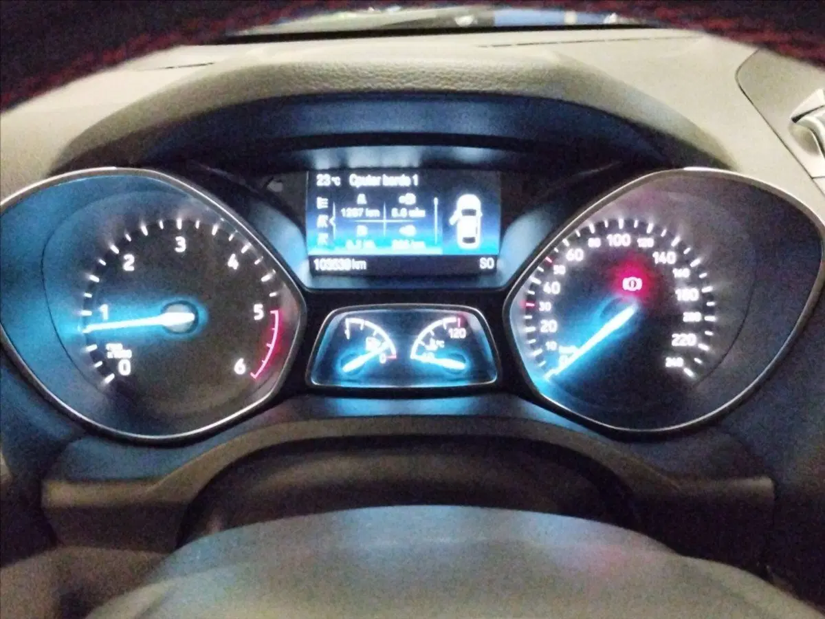 Ford Kuga usata a Milano (11)