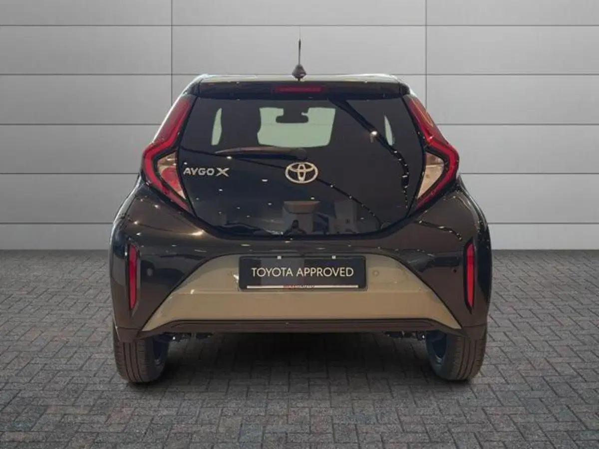 Toyota Aygo X usata a Sassari (11)
