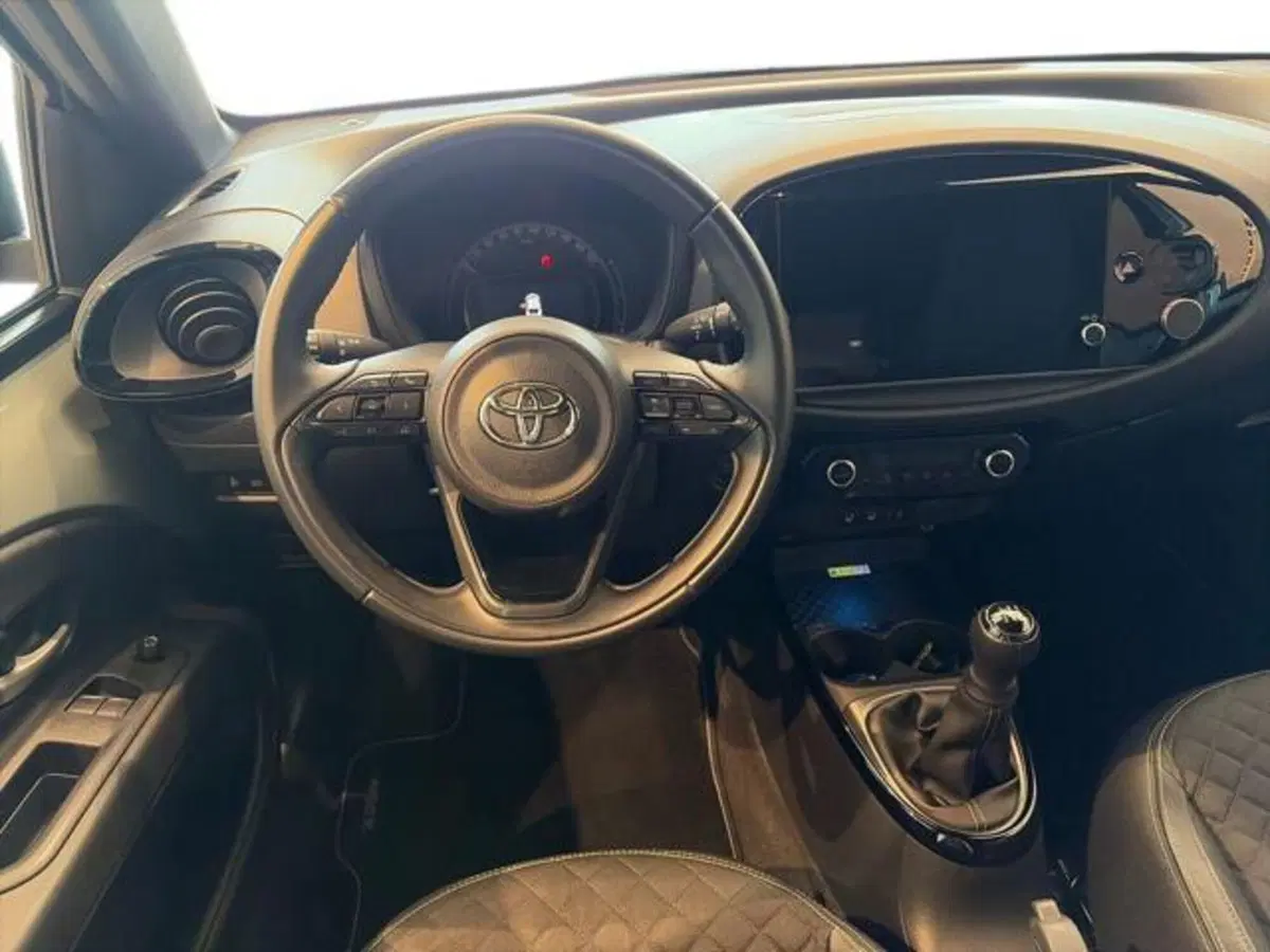 Toyota Aygo X usata a Sassari (7)