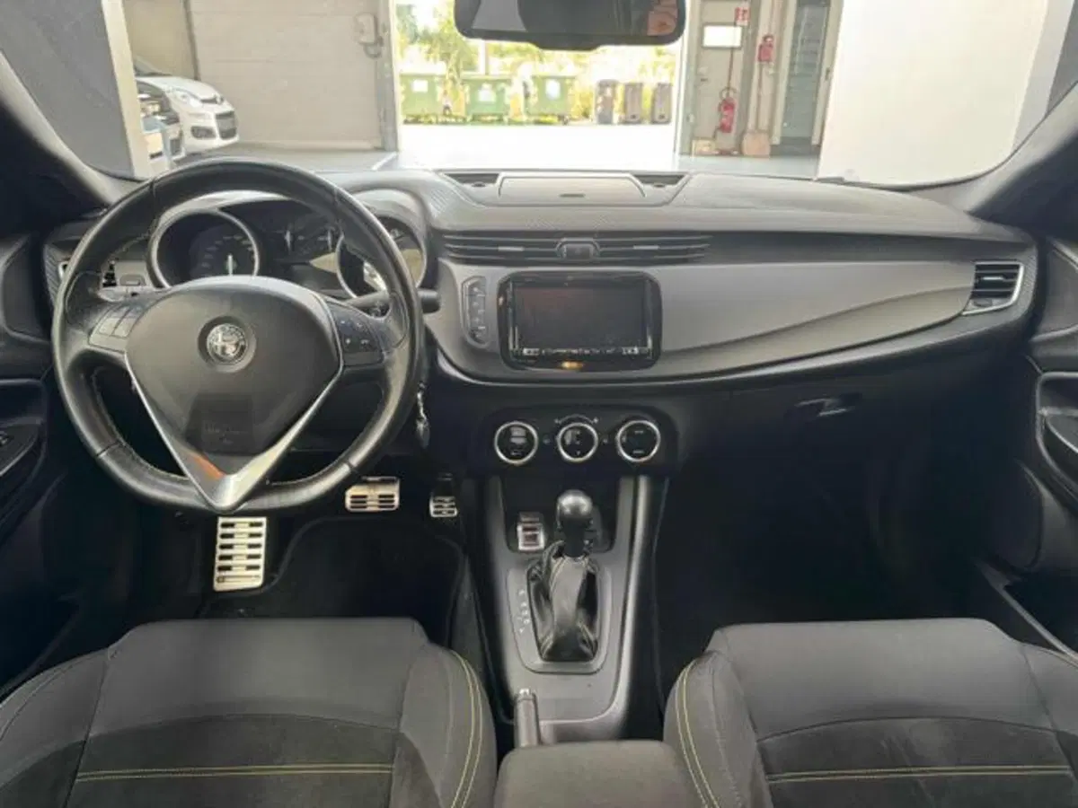 Alfa Romeo Giulietta usata a Vercelli (10)
