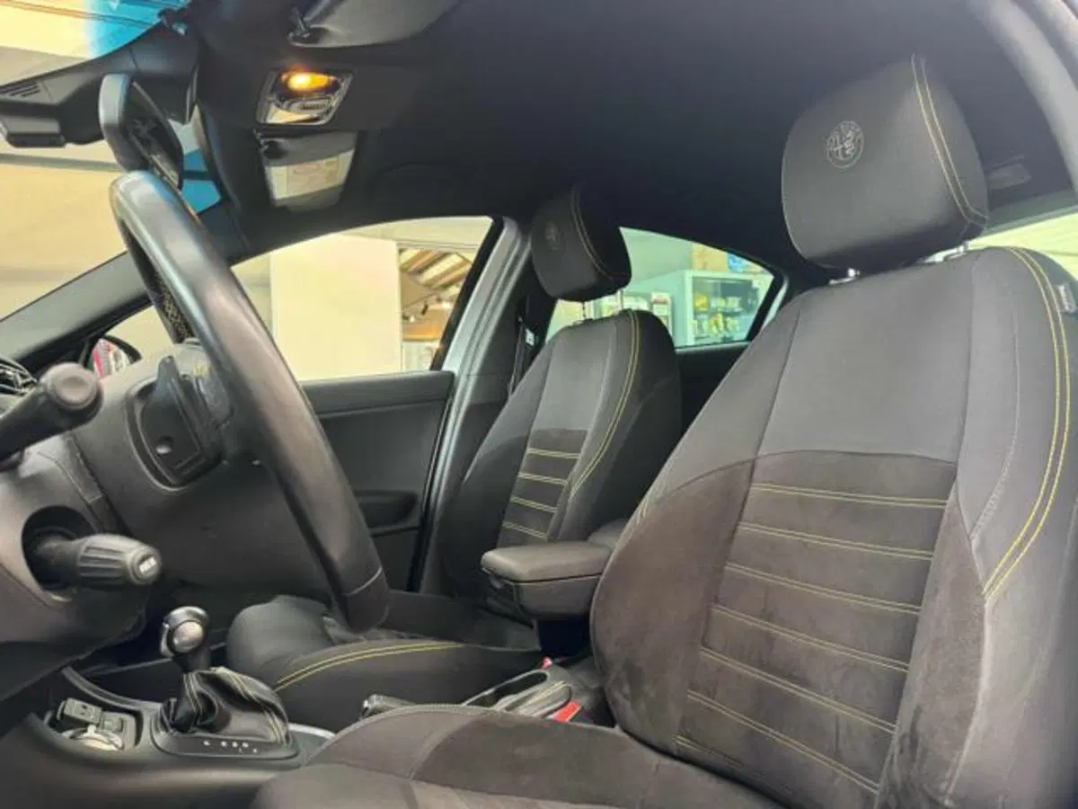 Alfa Romeo Giulietta usata a Vercelli (11)