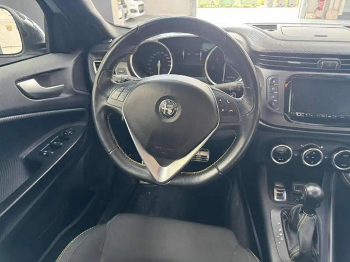 Alfa Romeo Giulietta usata a Vercelli (19)