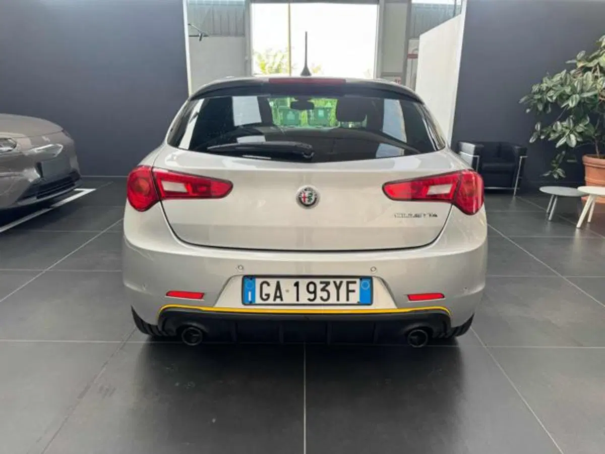 Alfa Romeo Giulietta usata a Vercelli (6)