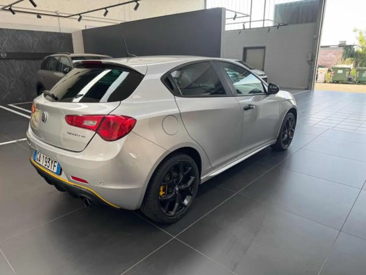 Alfa Romeo Giulietta usata a Vercelli (7)