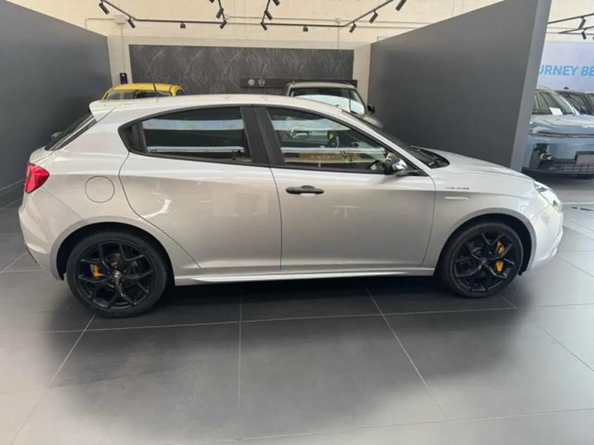 Alfa Romeo Giulietta usata a Vercelli (8)
