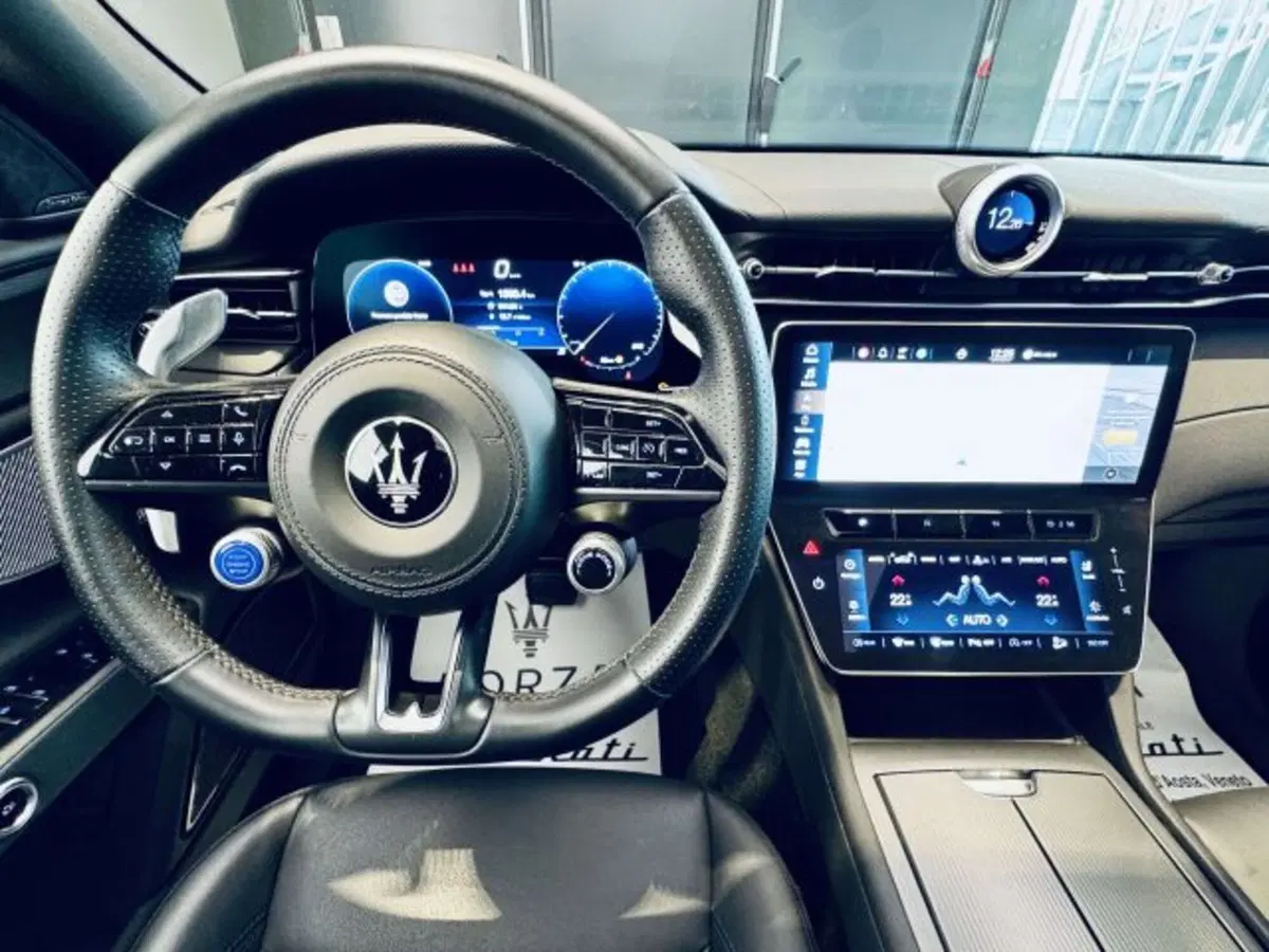Maserati Grecale usata a Torino (13)