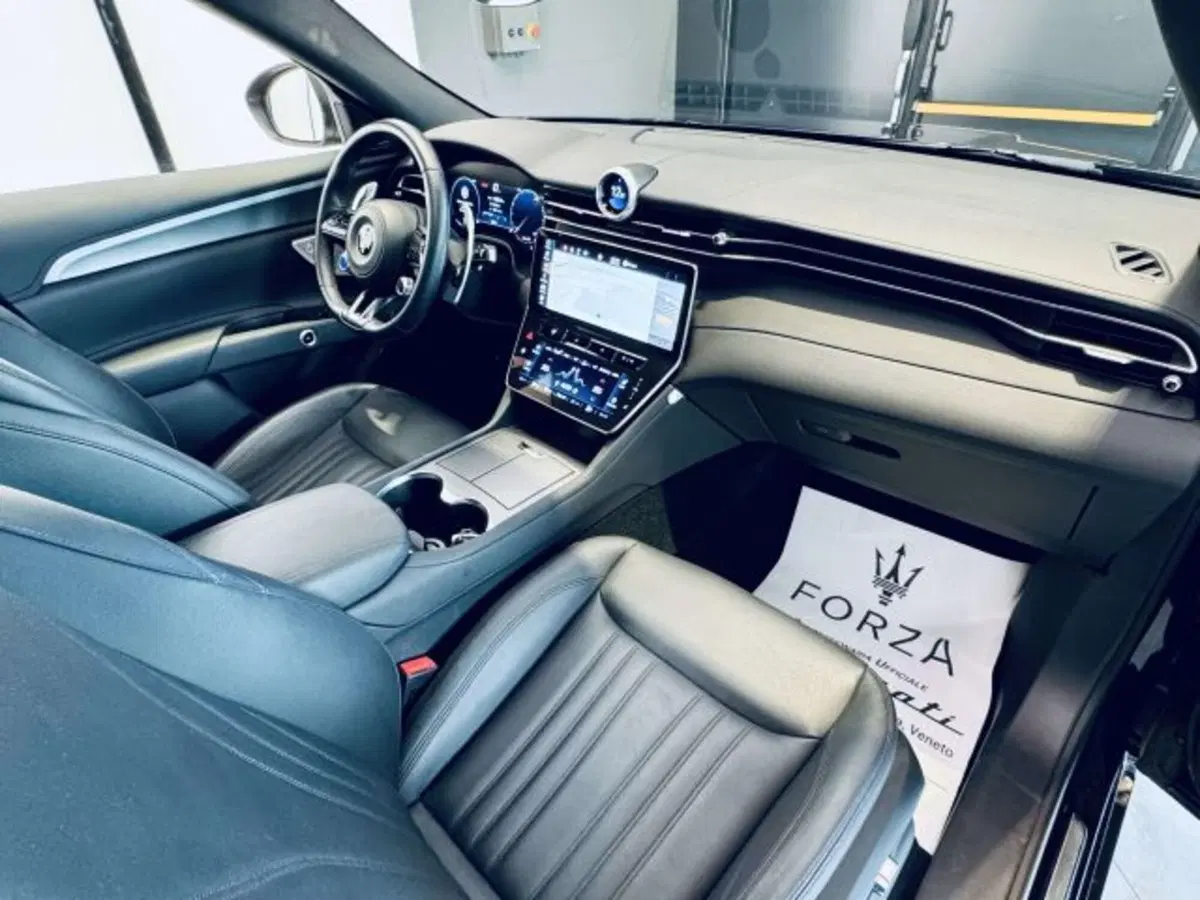 Maserati Grecale usata a Torino (14)