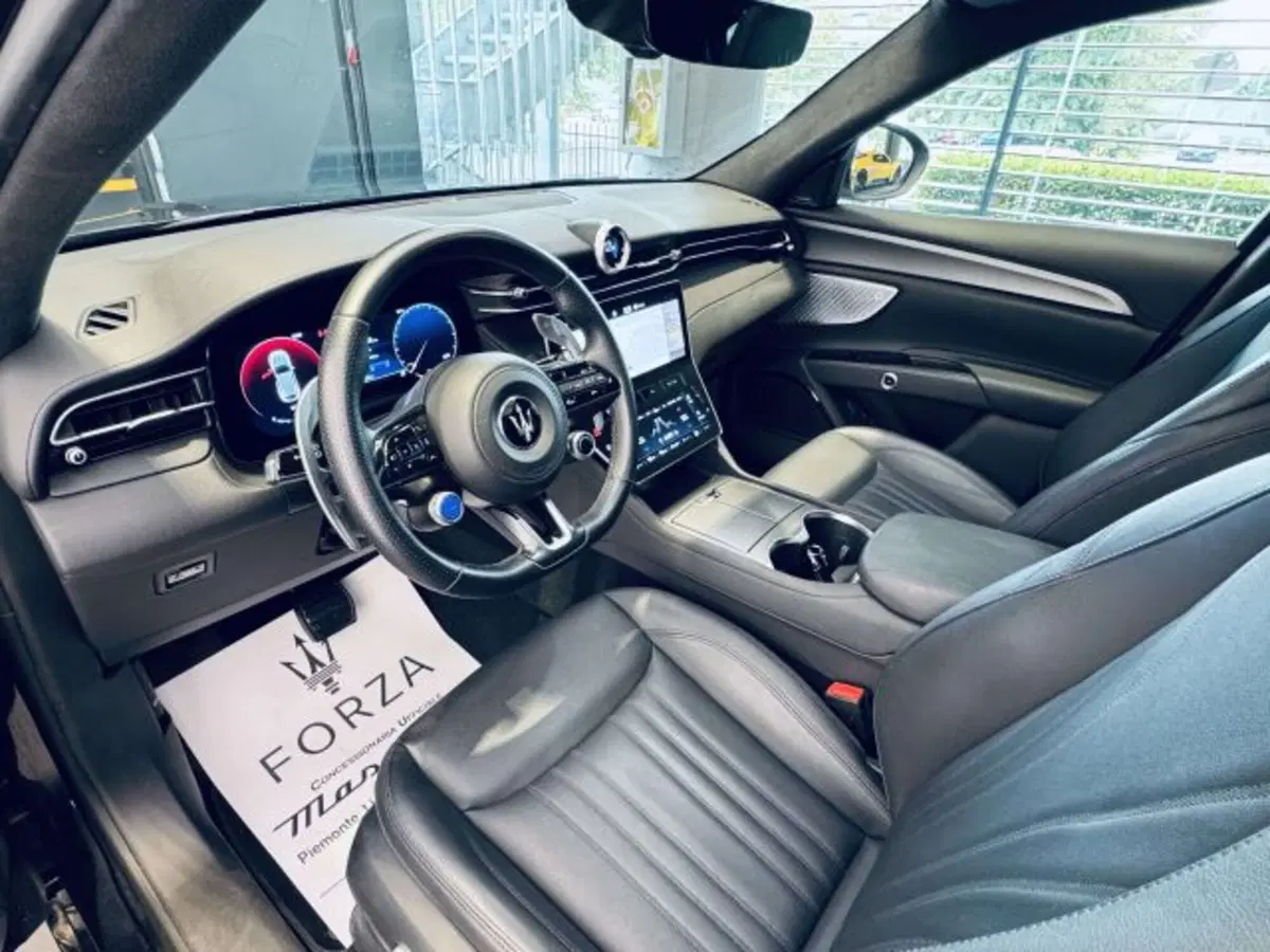Maserati Grecale usata a Torino (9)