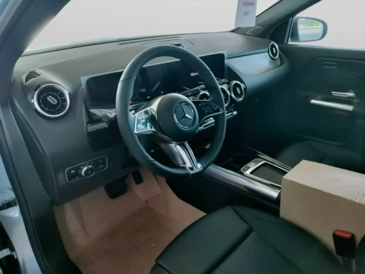 Mercedes-Benz GLA SUV nuova a Teramo (12)