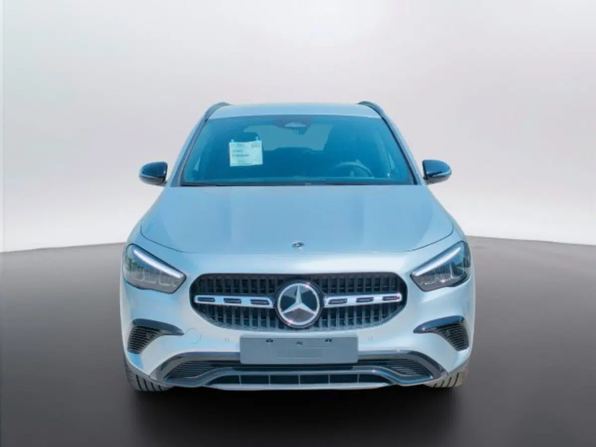 Mercedes-Benz GLA SUV nuova a Teramo (2)
