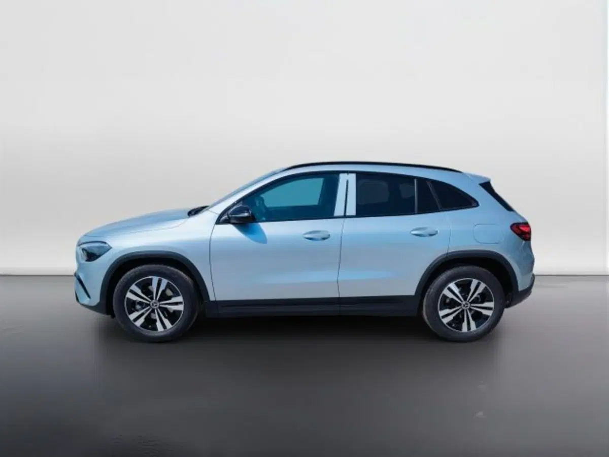 Mercedes-Benz GLA SUV nuova a Teramo (3)