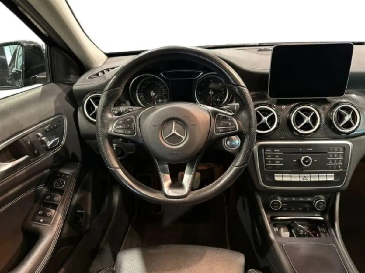 Mercedes-Benz GLA SUV usata a Avellino (11)