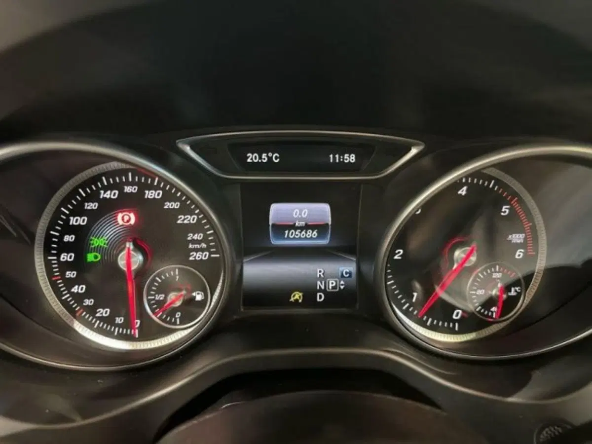 Mercedes-Benz GLA SUV usata a Avellino (13)