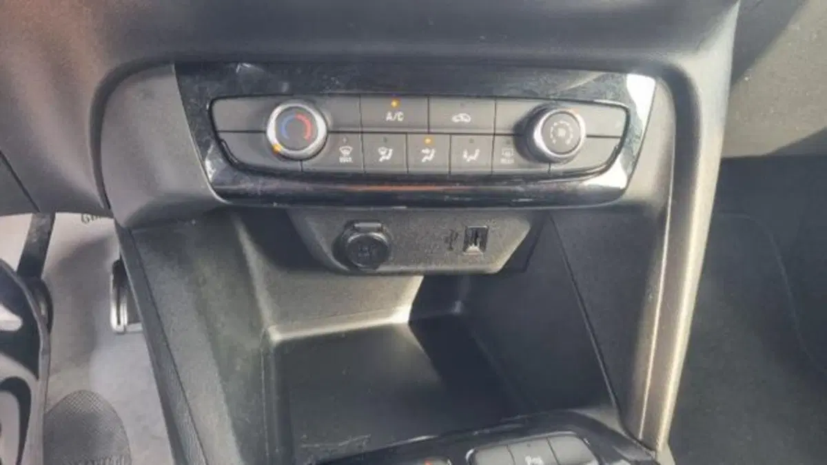 Opel Corsa usata a Savona (18)