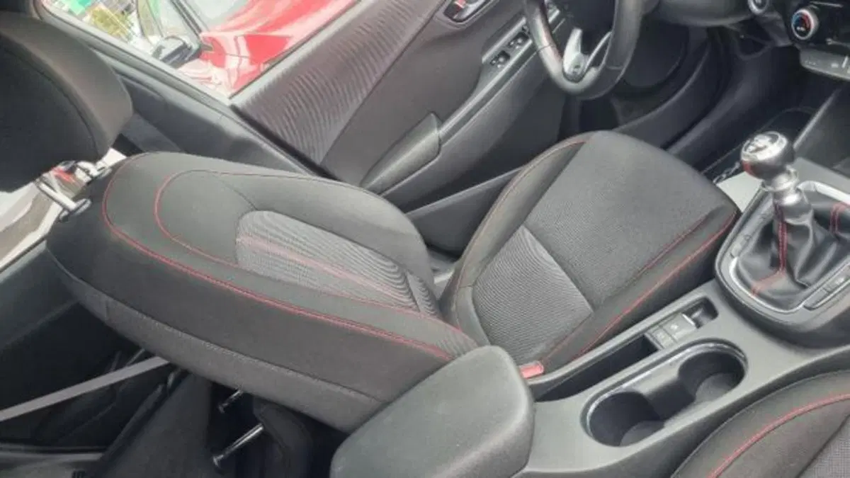 Hyundai Kona usata a Savona (12)
