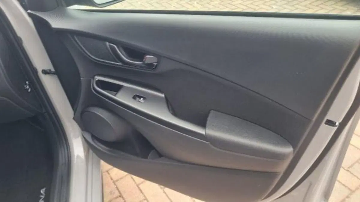 Hyundai Kona usata a Savona (14)