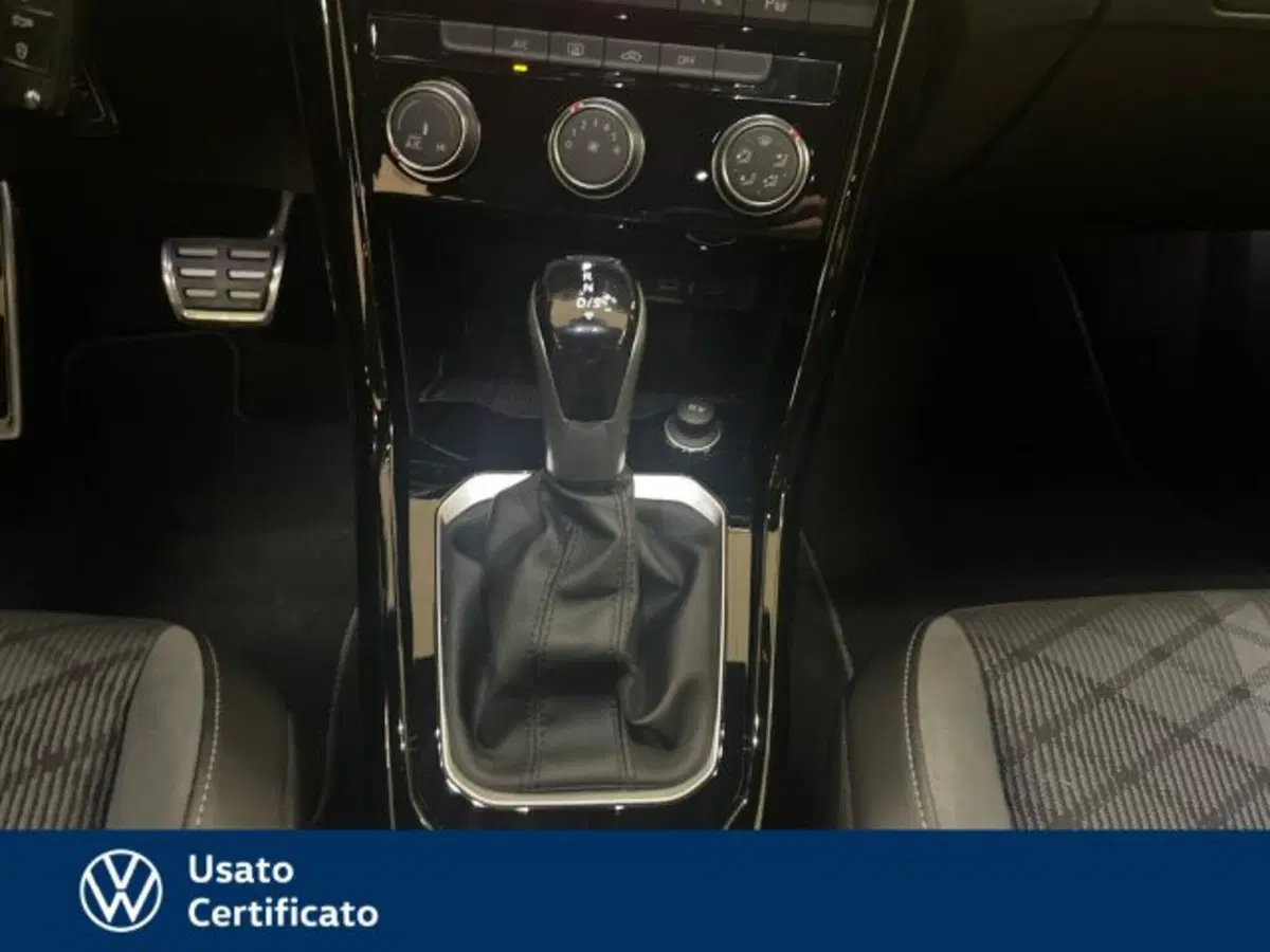 Volkswagen T-Roc usata a Vicenza (11)