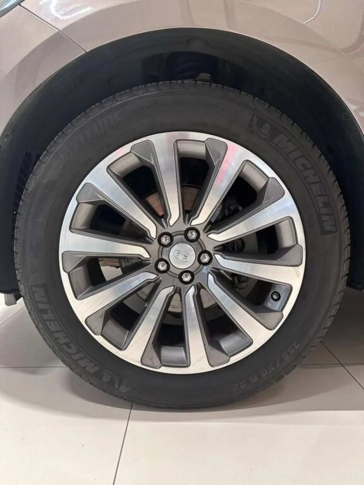 Land Rover Range Rover Velar usata a Varese (5)