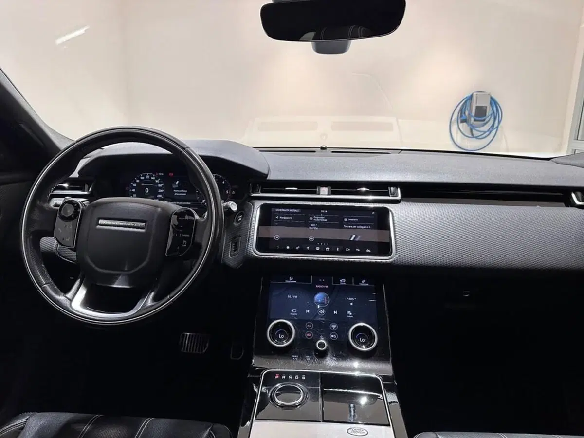 Land Rover Range Rover Velar usata a Varese (7)