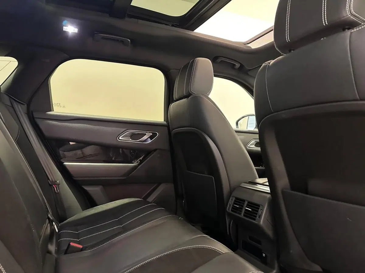 Land Rover Range Rover Velar usata a Varese (8)