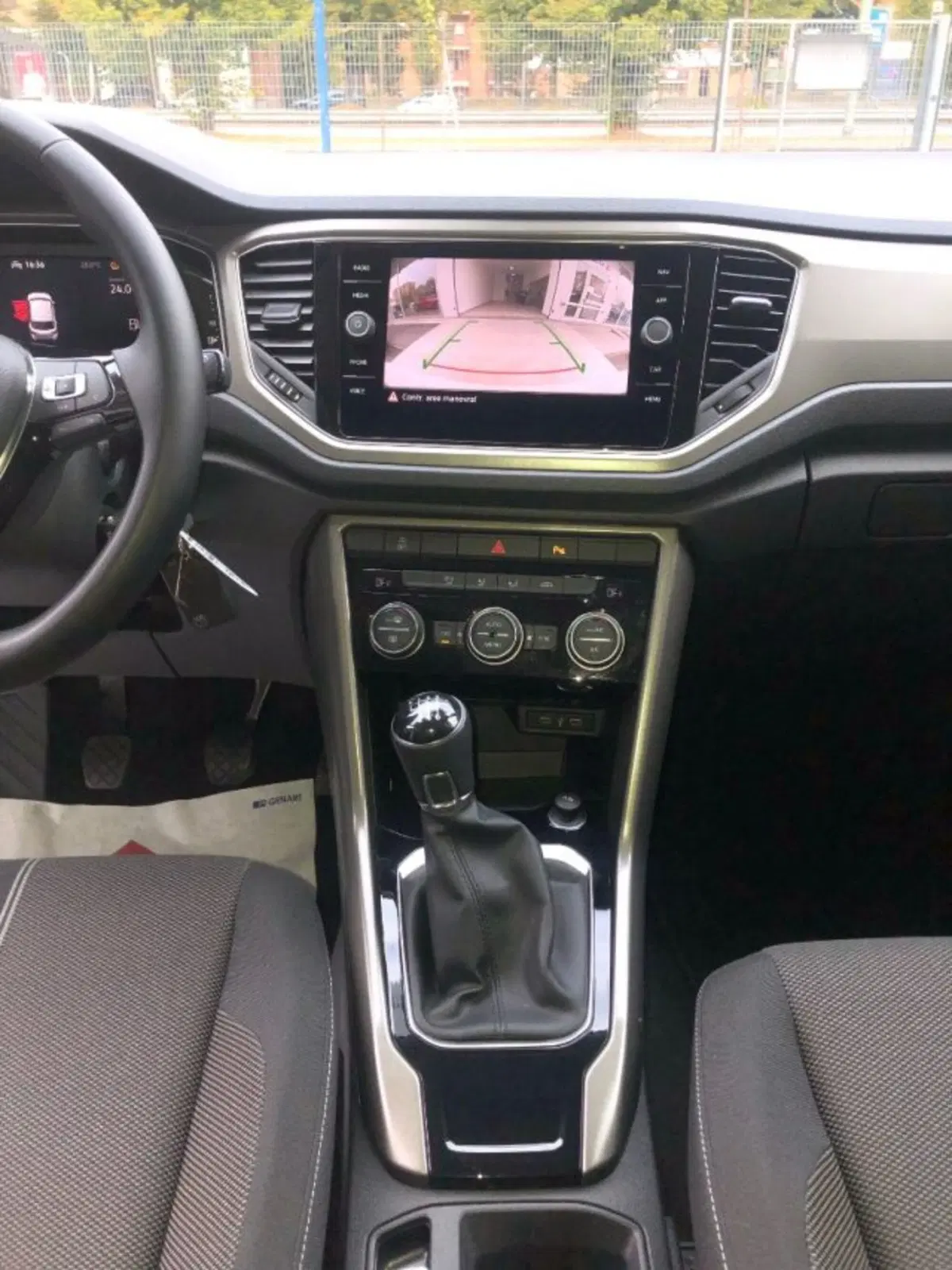 Volkswagen T-Roc usata a Torino (12)