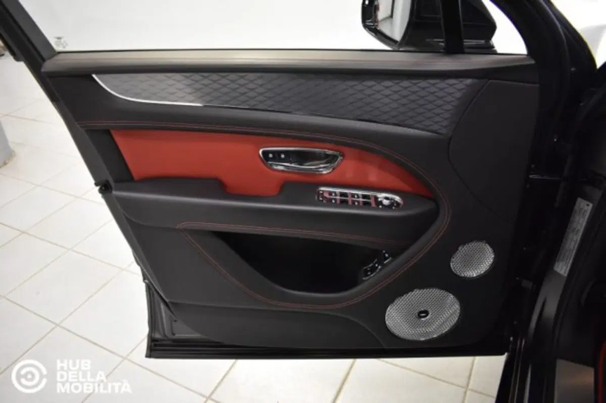 Bentley Bentayga usata a Perugia (9)