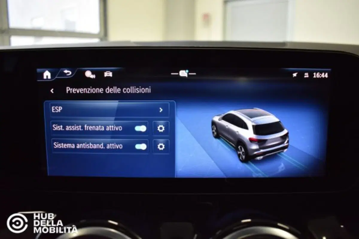 Mercedes-Benz GLA SUV usata a Perugia (18)