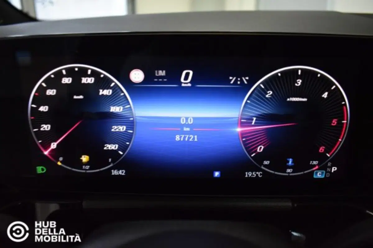 Mercedes-Benz GLA SUV usata a Perugia (8)