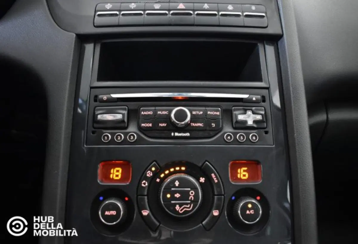 Peugeot 5008 usata a Perugia (12)