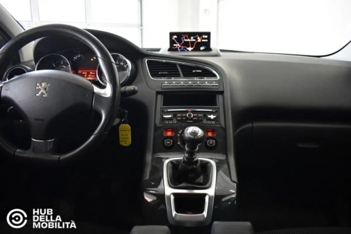 Peugeot 5008 usata a Perugia (14)