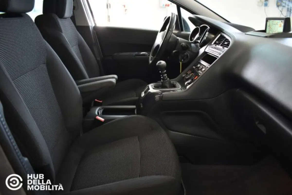 Peugeot 5008 usata a Perugia (20)