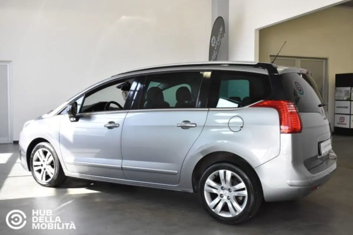 Peugeot 5008 usata a Perugia (3)