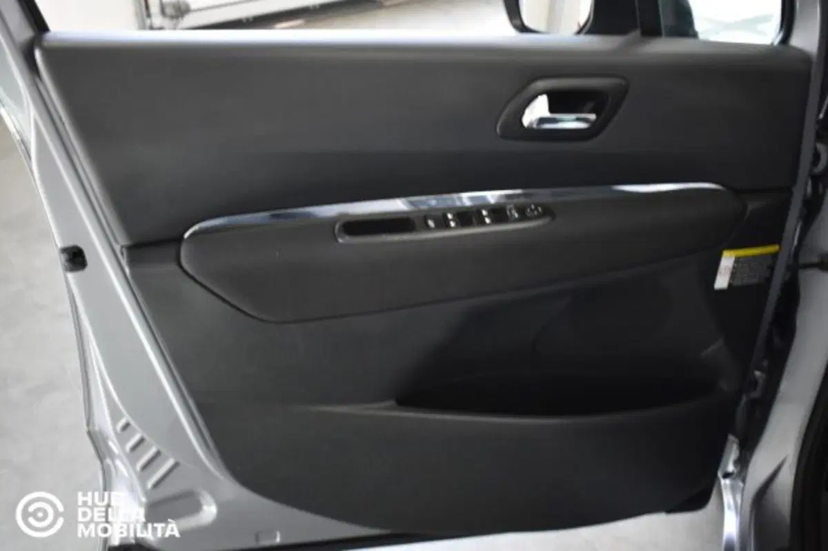 Peugeot 5008 usata a Perugia (6)