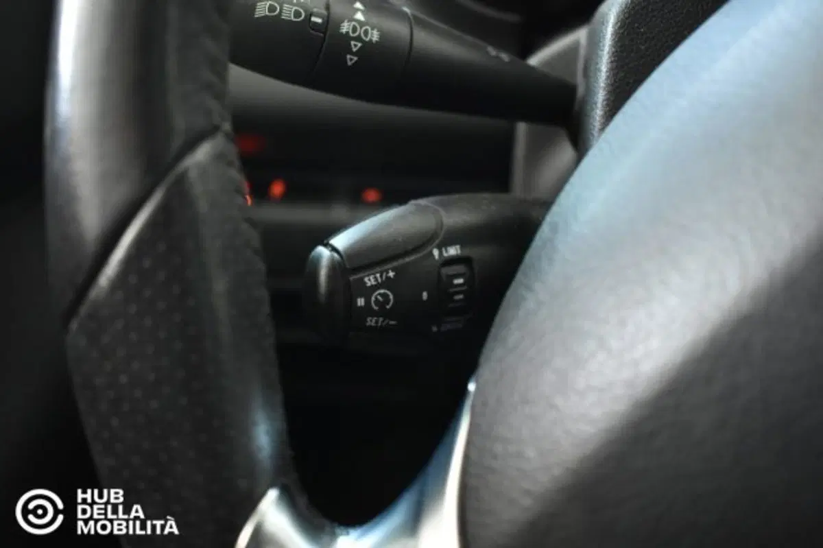 Peugeot 5008 usata a Perugia (9)