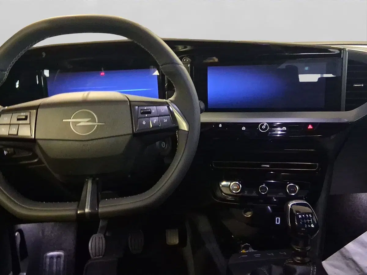 Opel Mokka usata a Genova (11)