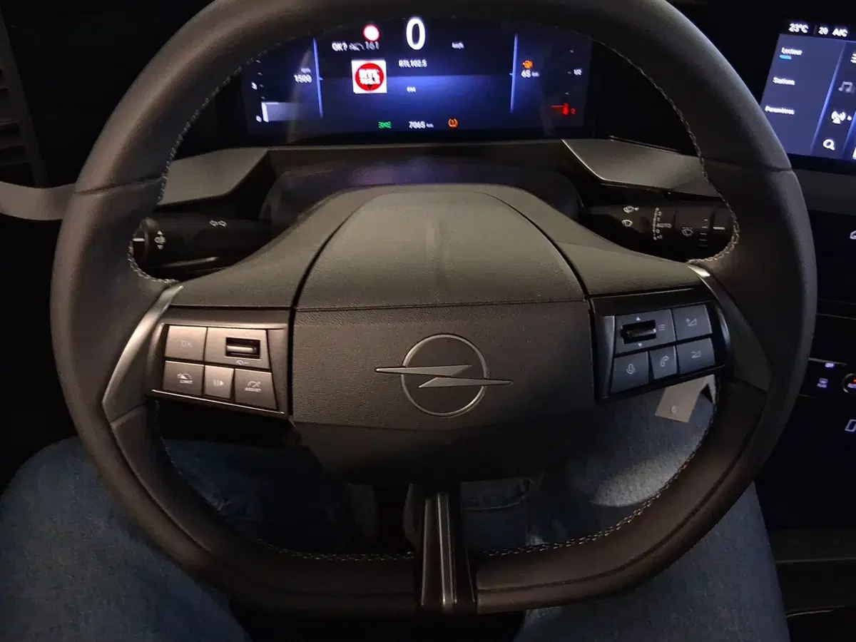 Opel Mokka usata a Genova (14)