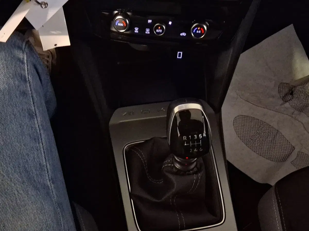 Opel Mokka usata a Genova (16)