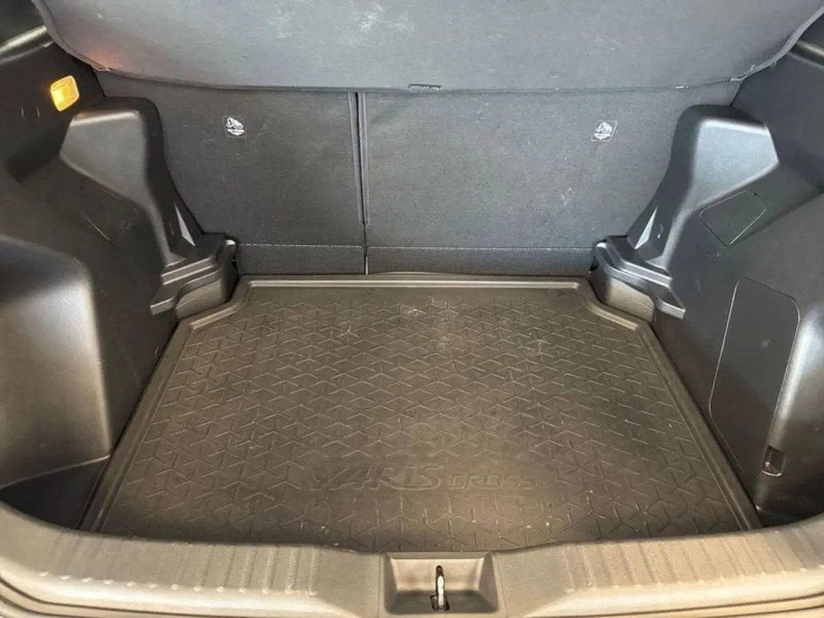 Toyota Yaris Cross usata a Prato (11)