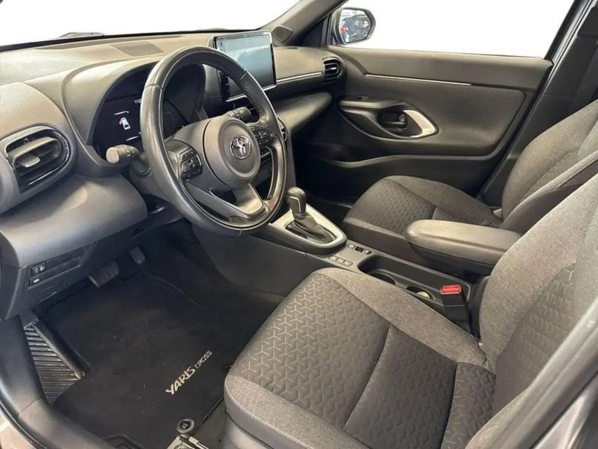 Toyota Yaris Cross usata a Prato (9)