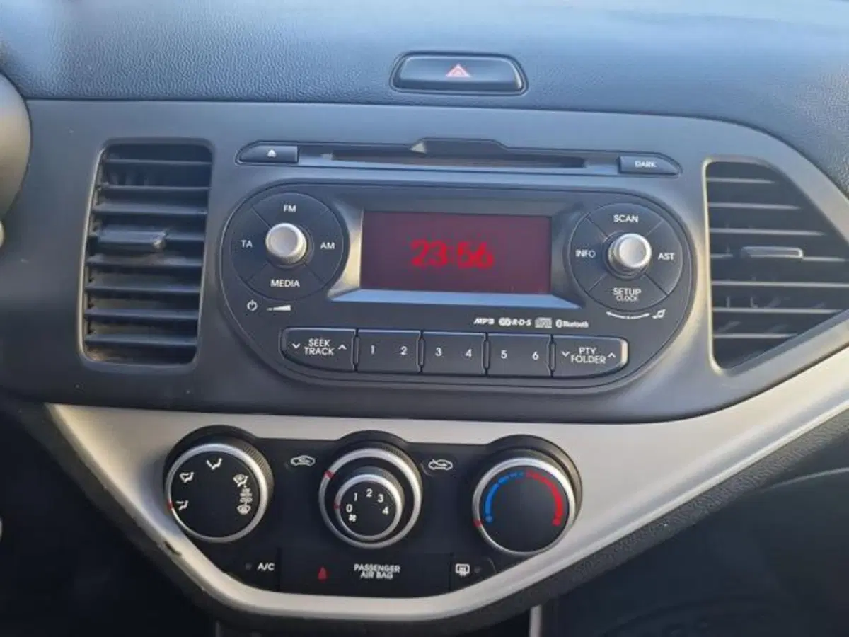 Kia Picanto usata a Salerno (18)