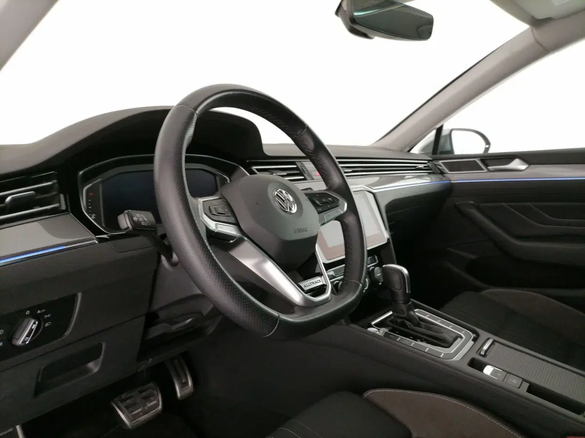 Volkswagen Passat Variant usata a Roma (12)