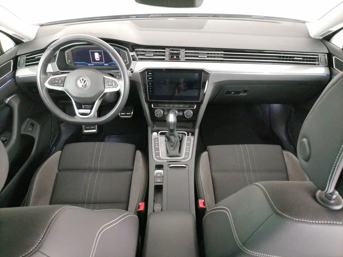 Volkswagen Passat Variant usata a Roma (9)