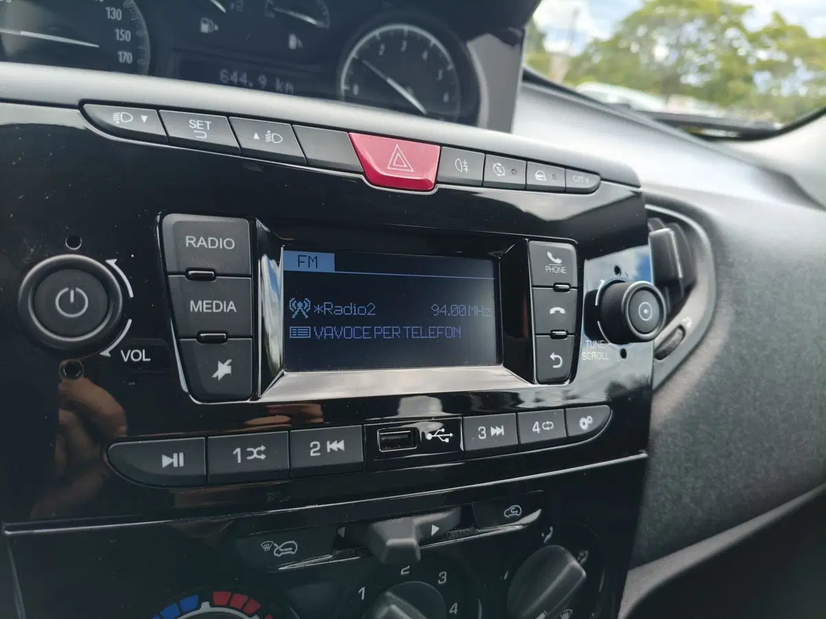 Lancia Ypsilon usata a Matera (19)