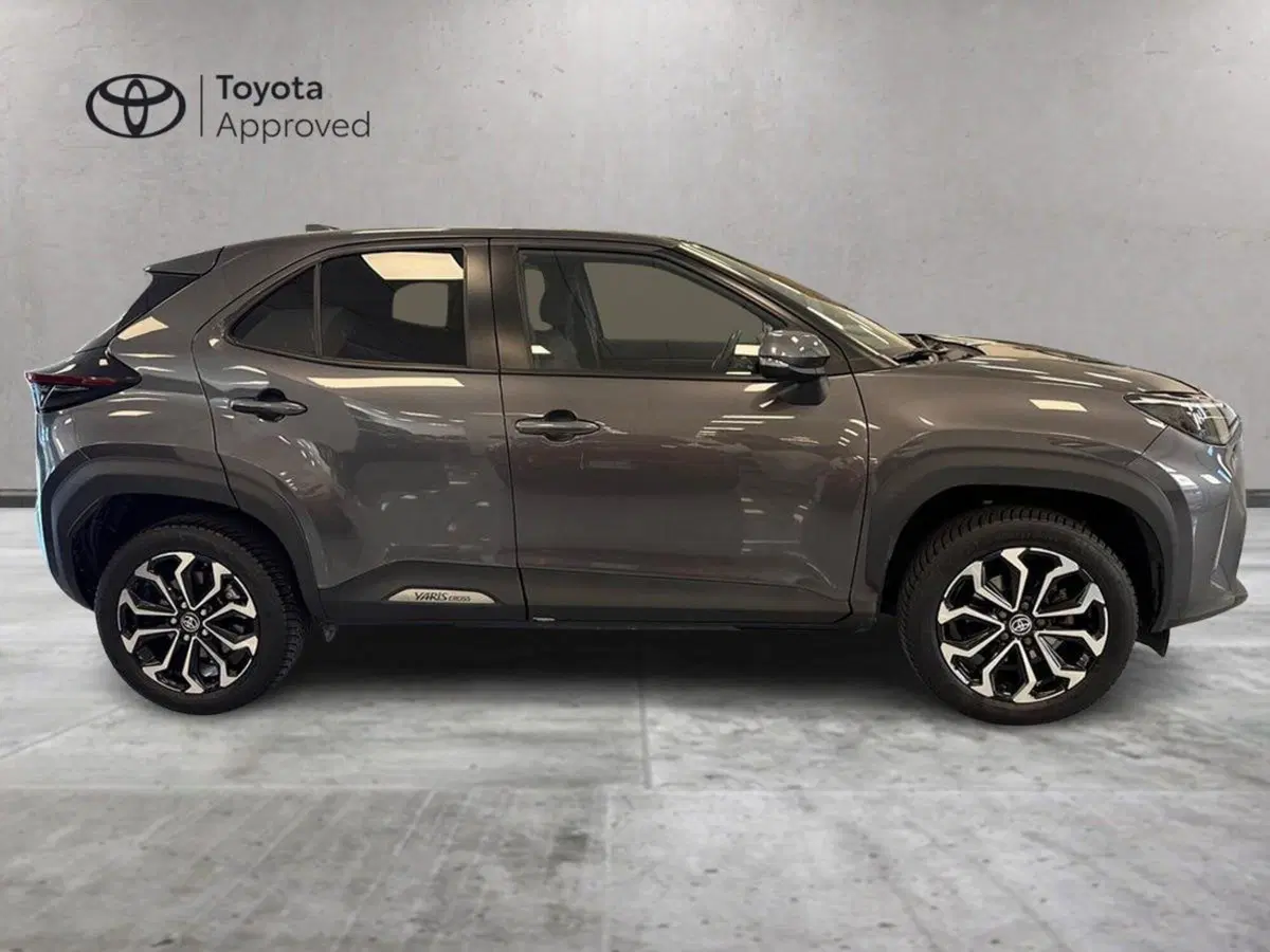 Toyota Yaris Cross usata a Prato (5)