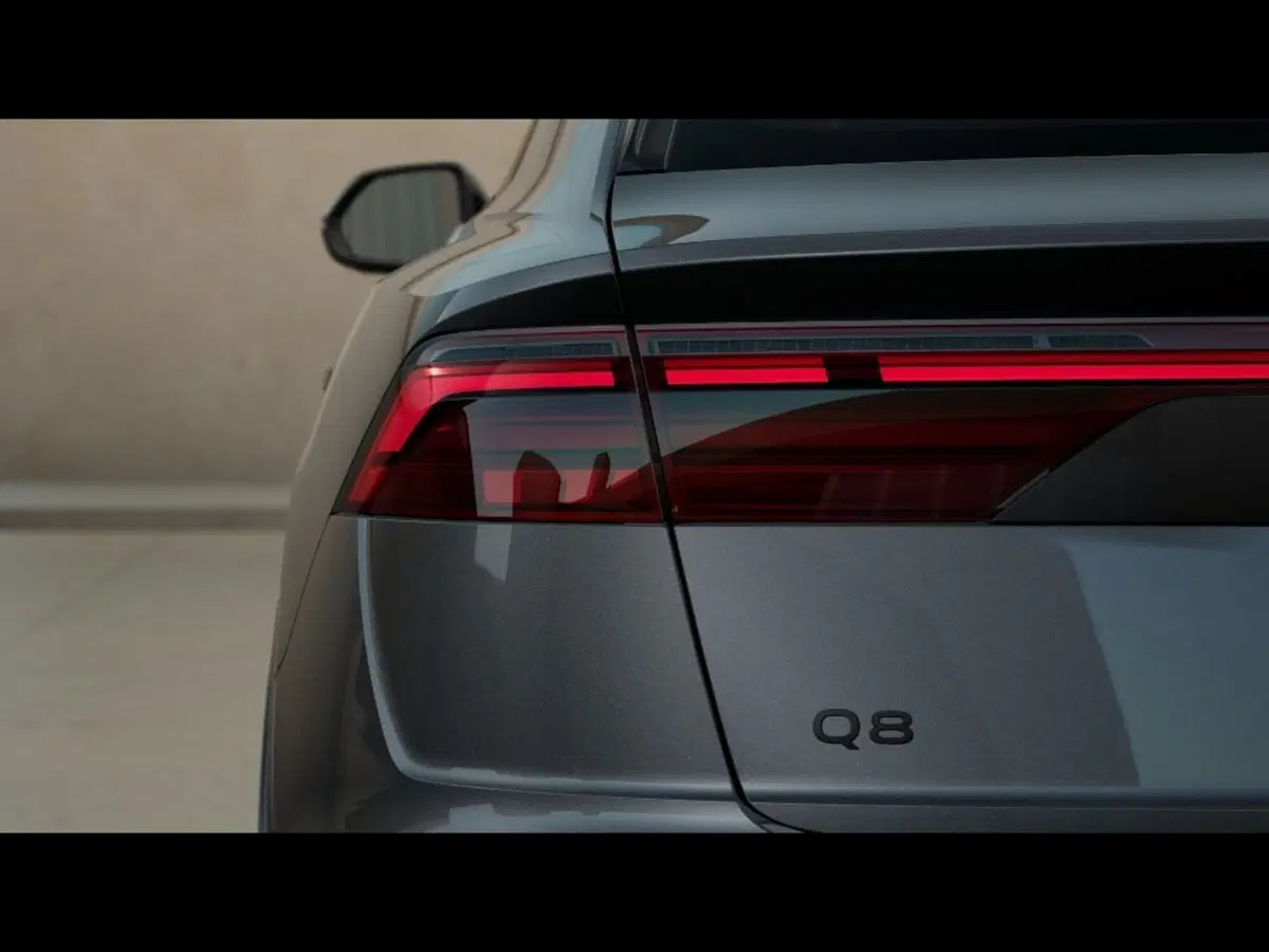 Audi Q8 nuova a Livorno (7)