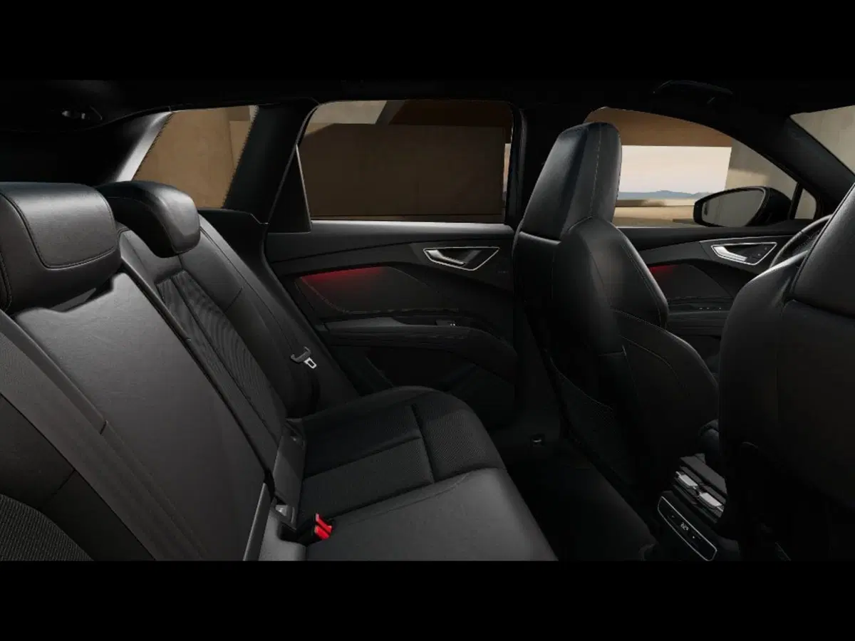Audi Q4 nuova a Livorno (11)
