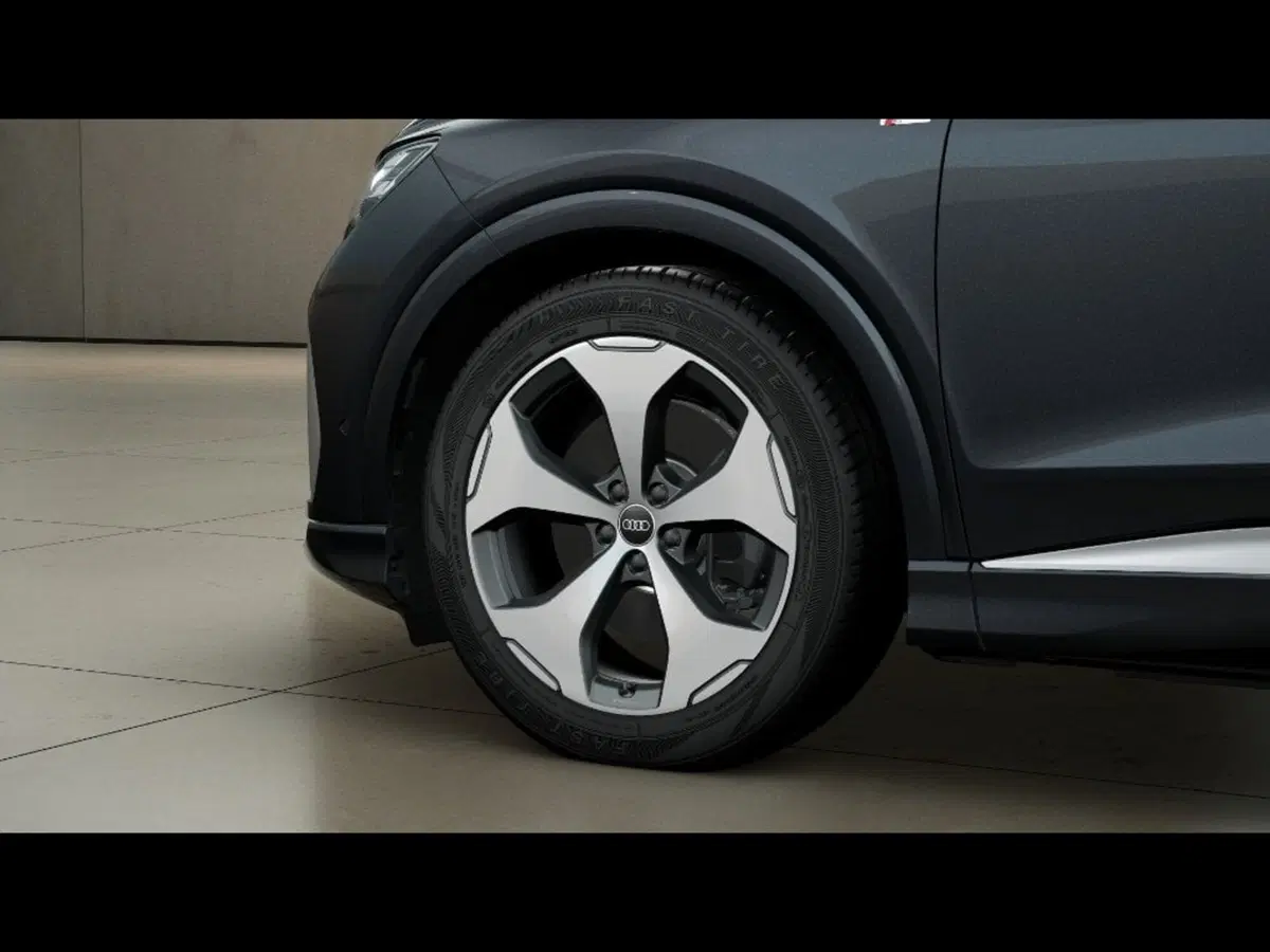 Audi Q4 nuova a Livorno (5)